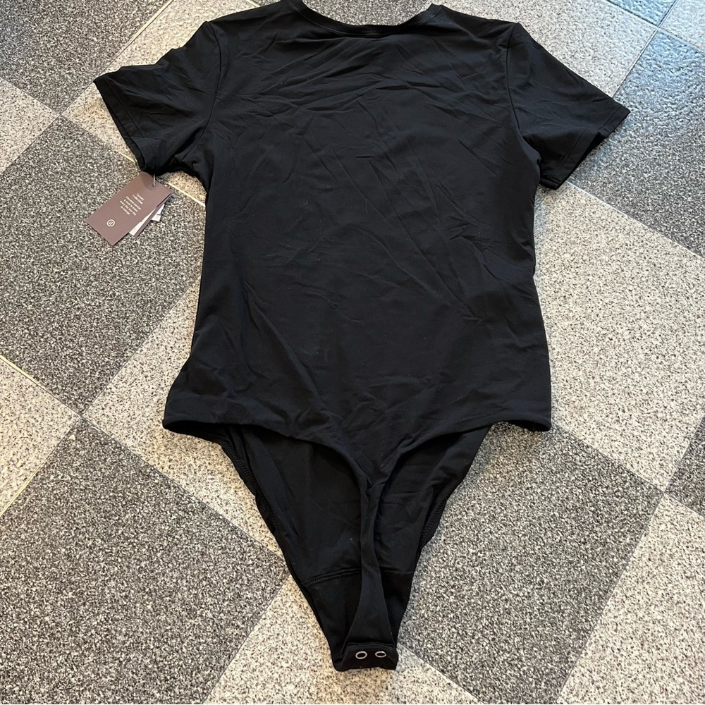 NWT Auden Women's 4-Way Stretch Short Sleeve Bodysuit- Black Size M - Picture 4 of 9